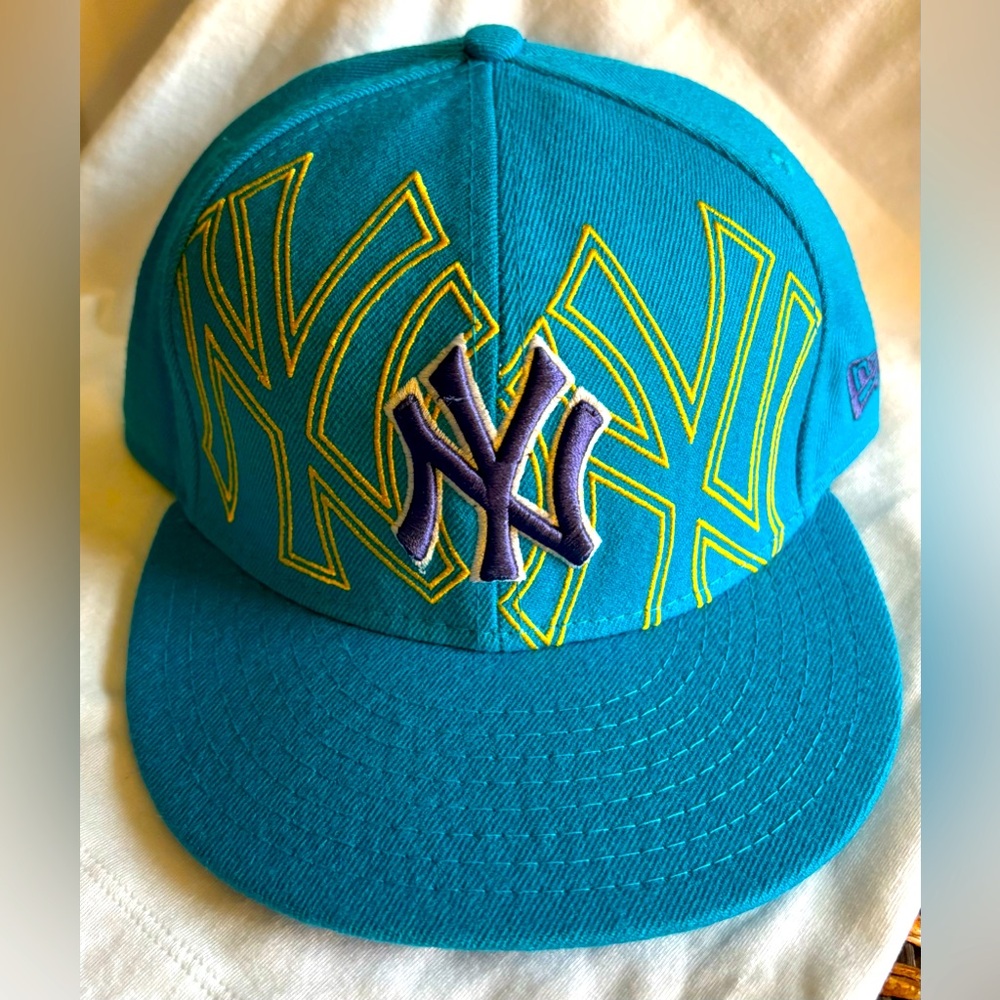 New York Yankees New Era 59FIFTY Teal & Yellow Fitted Hat Size 7 1/2
